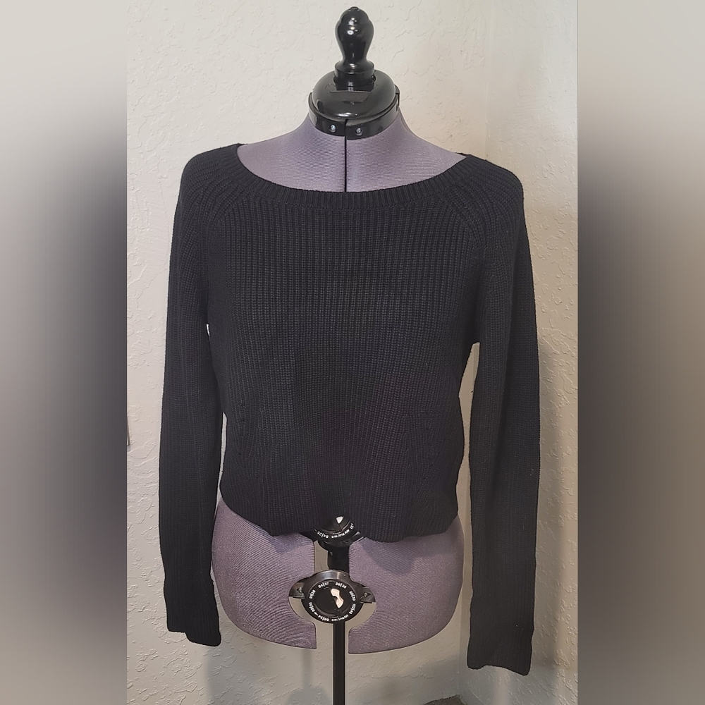 The Limited cropped boat neck ribbed sweater black women's size Medium